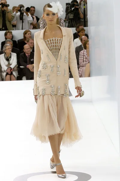 Look 49